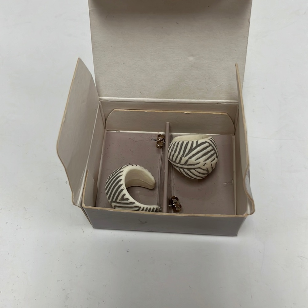 New in box Vintage 1988 earrings surgical steel posts. Sirocco hoops.